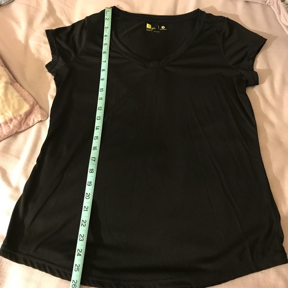 Basic black V-Neck - Picture 2 of 4